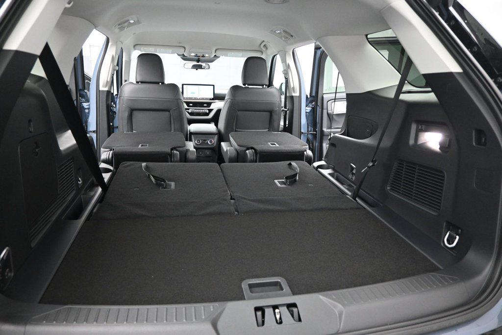 New 2026 Vapor Blue Metallic Ford Active image 23