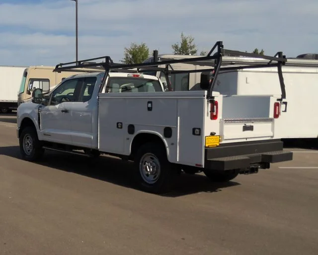New 2026 Oxford White Ford XL image 4
