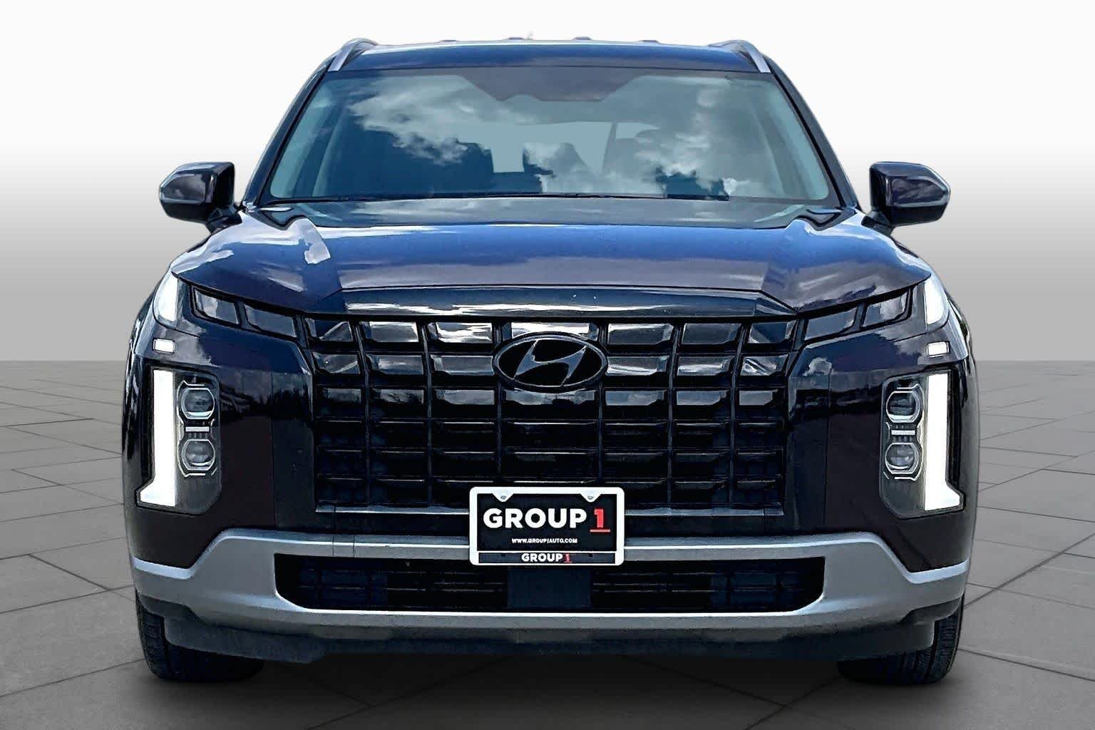 Used 2025 Sierra Burgundy Hyundai SEL image 4