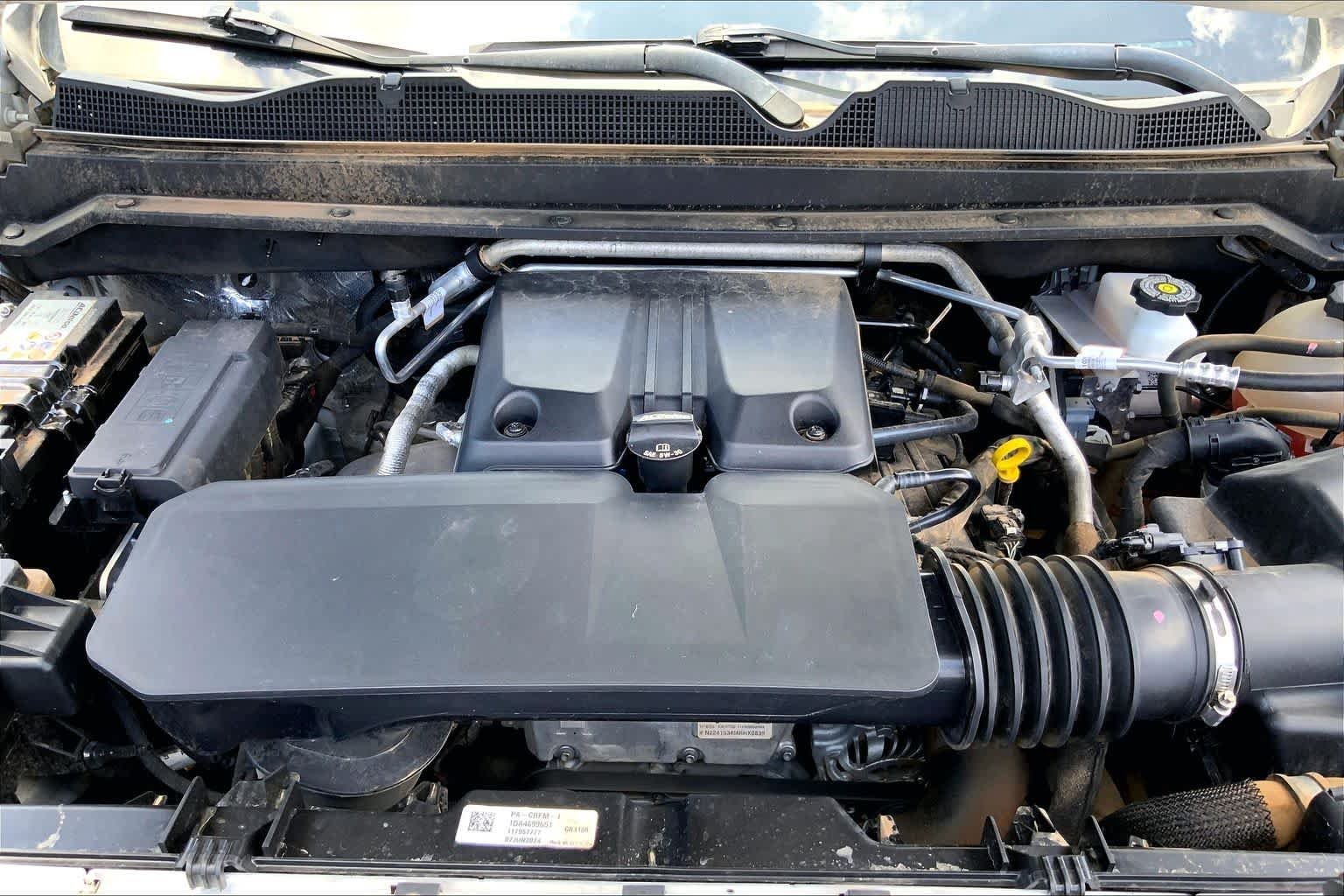 Used 2024 Summit White GMC 4WD AT4 image 61