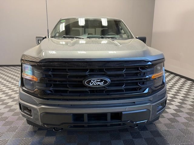 New 2026 Carbonized Gray Metallic Ford XLT image 4