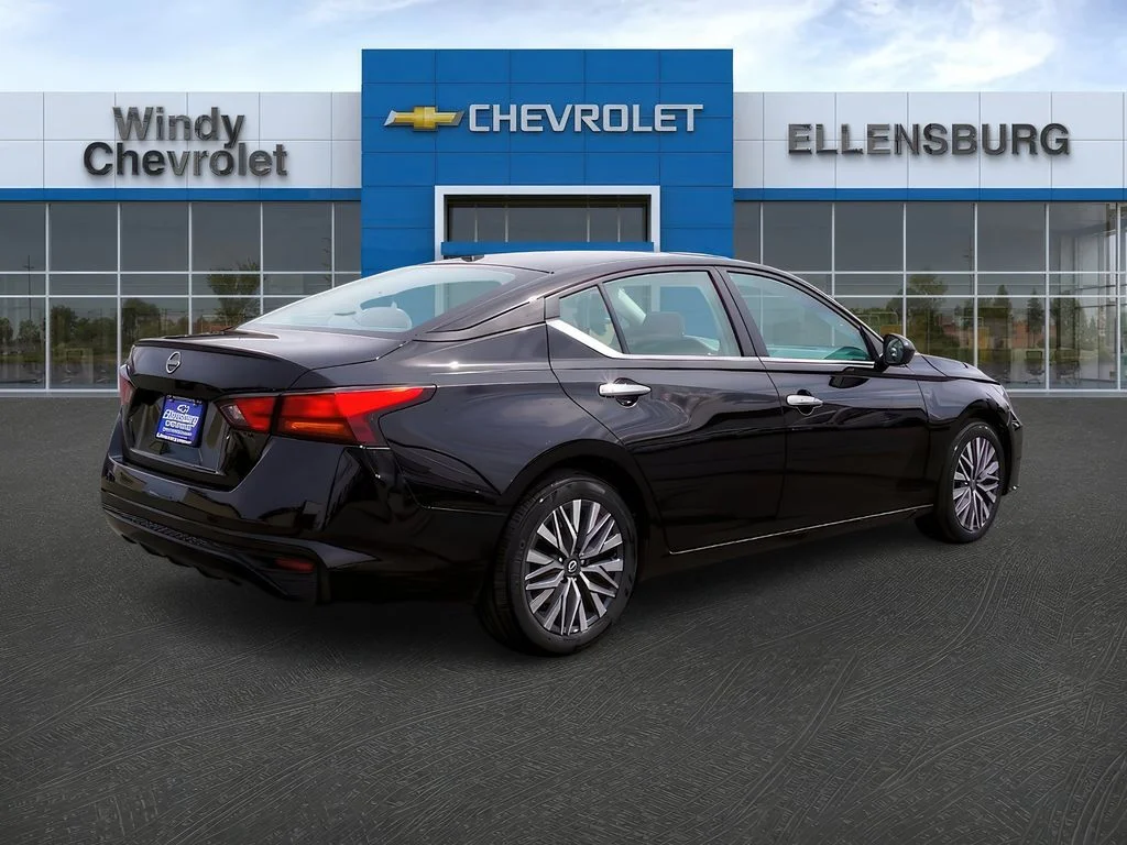 2025 Nissan Altima SV - Photo 7