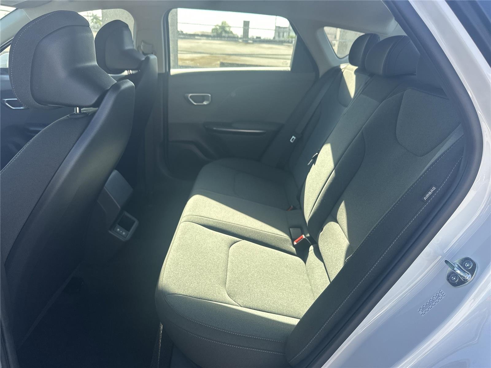 2025 Kia K4 LXS - Photo 19