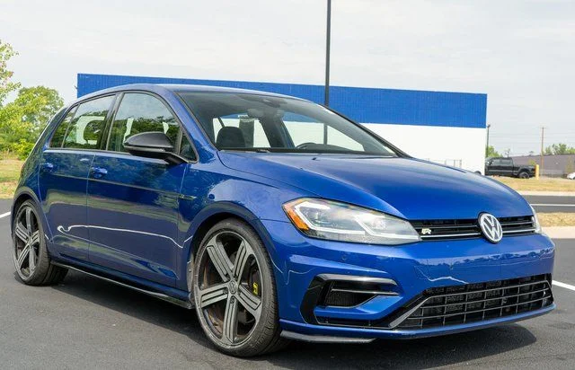 Used 2019 Blue Volkswagen DCC & Navigation 4Motion image 4