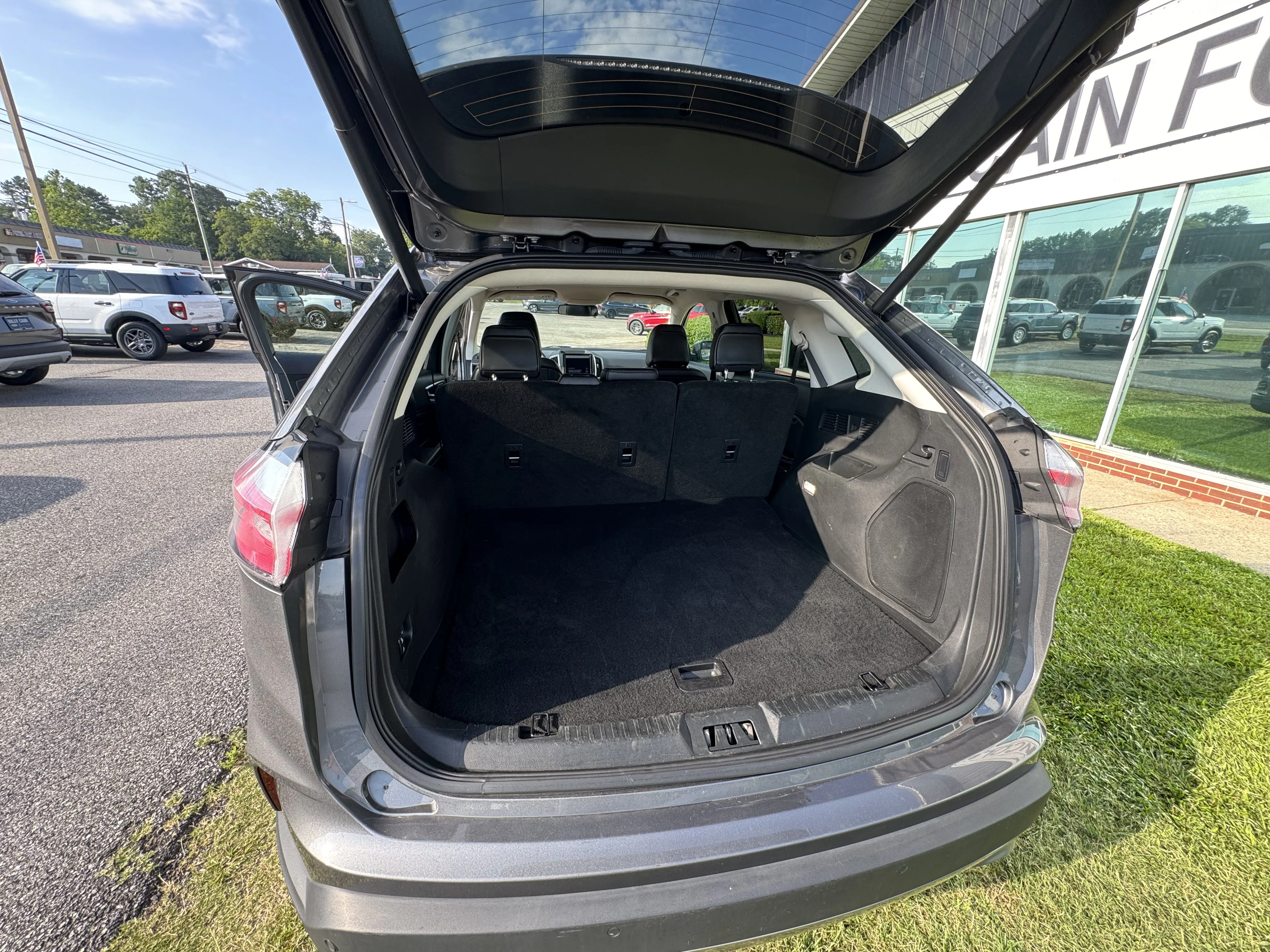 2024 Ford Edge Titanium - Photo 8