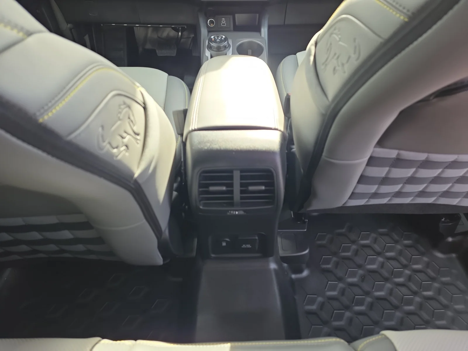 New 2026 SPACE WHITE METALLIC Ford Badlands image 13