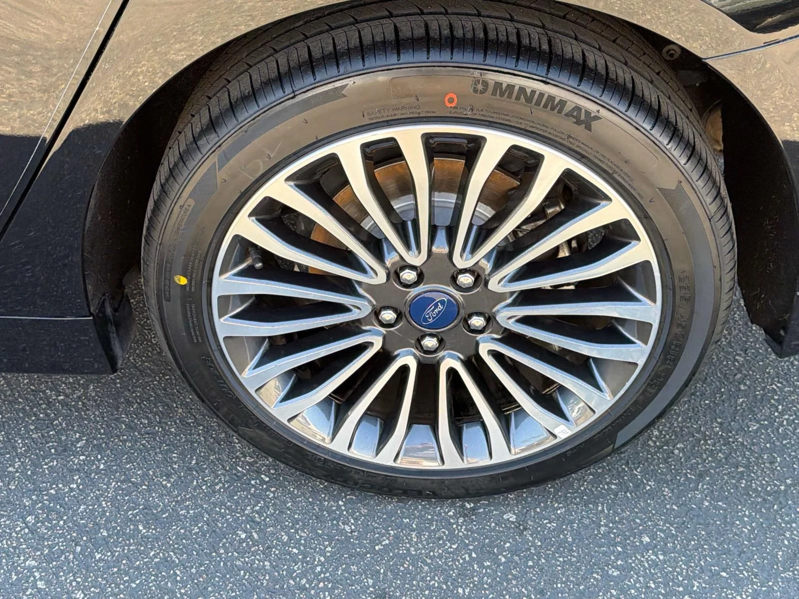 Used 2017 Shadow Black Ford SE image 10