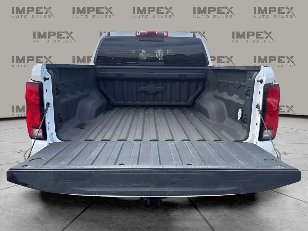 Used 2024 White Chevrolet Z71 image 28