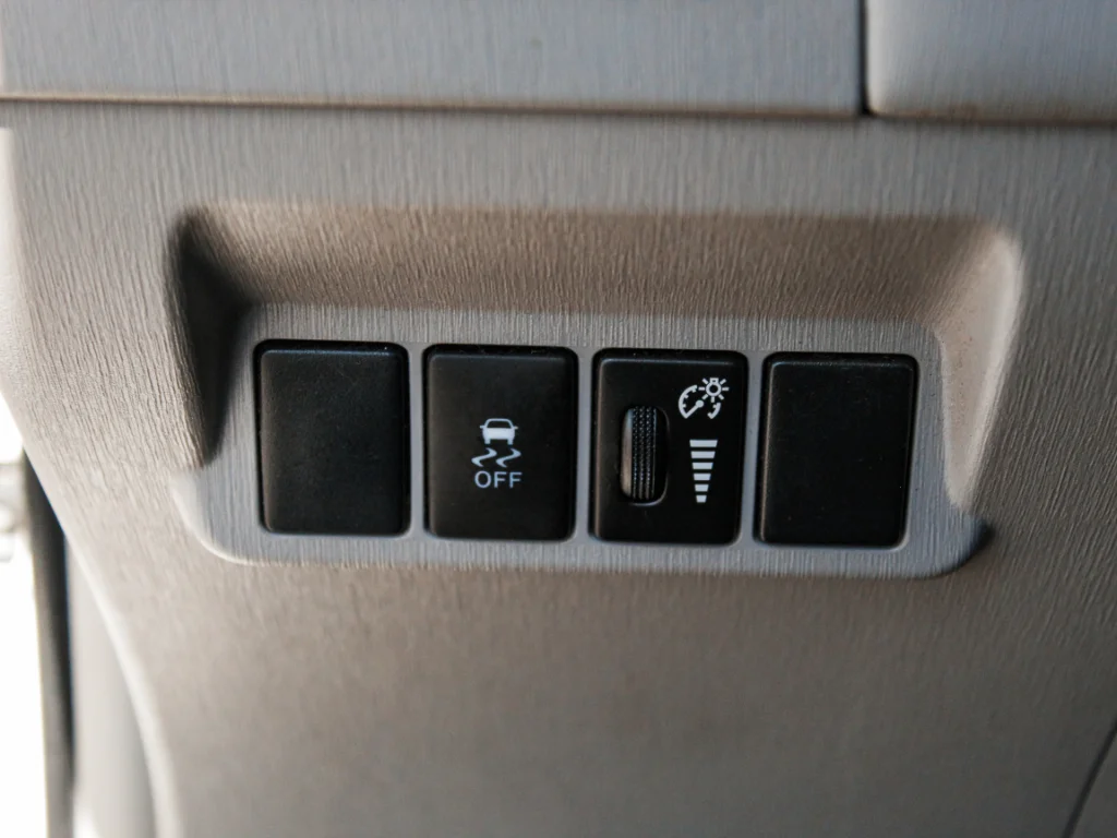 Used 2017 Blizzard Pearl Toyota Three image 11