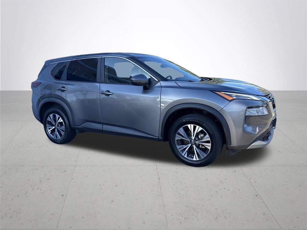 Used 2022 Gray Nissan SV image 4