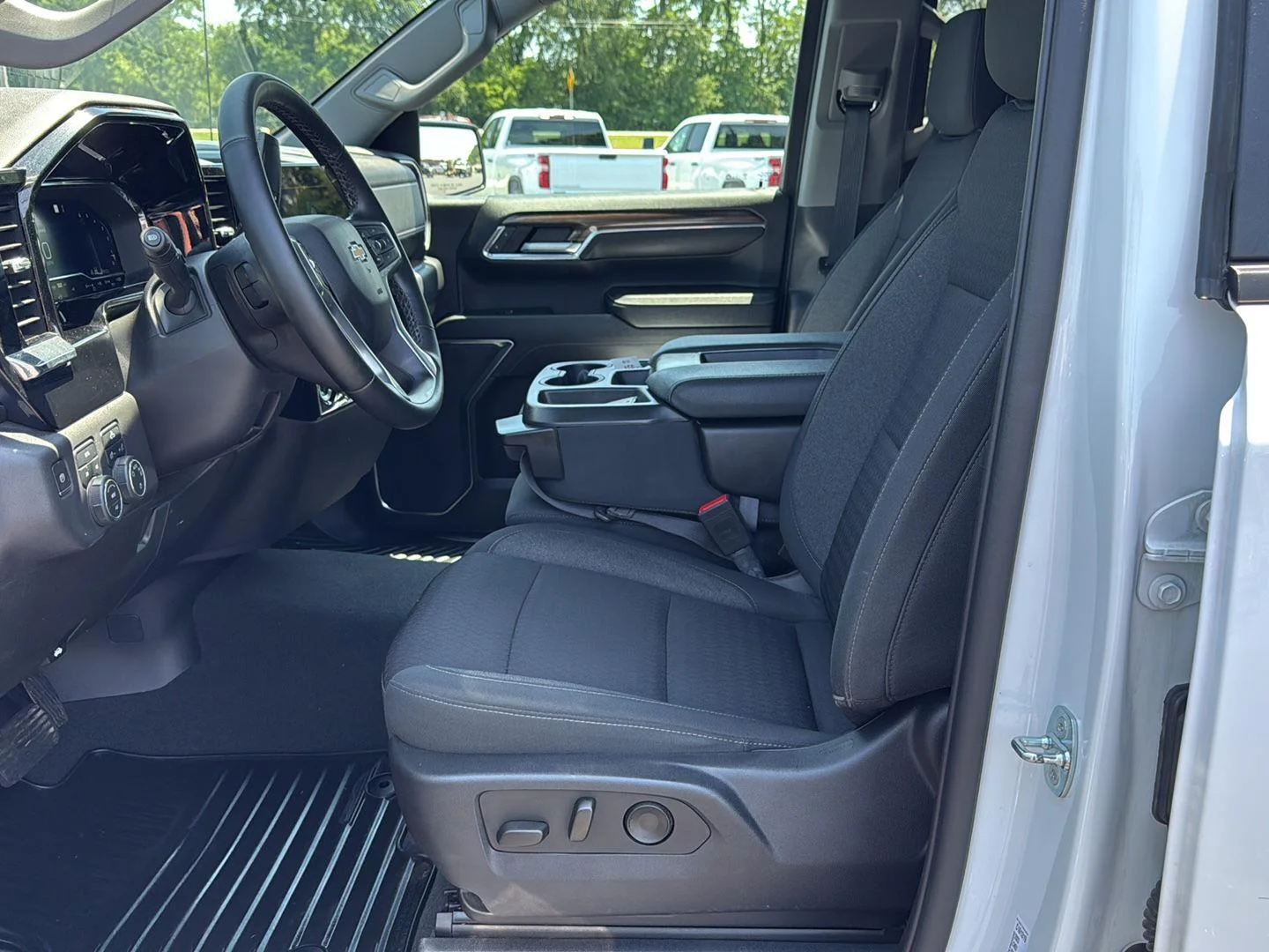 Used 2023 Summit White Chevrolet LT image 11