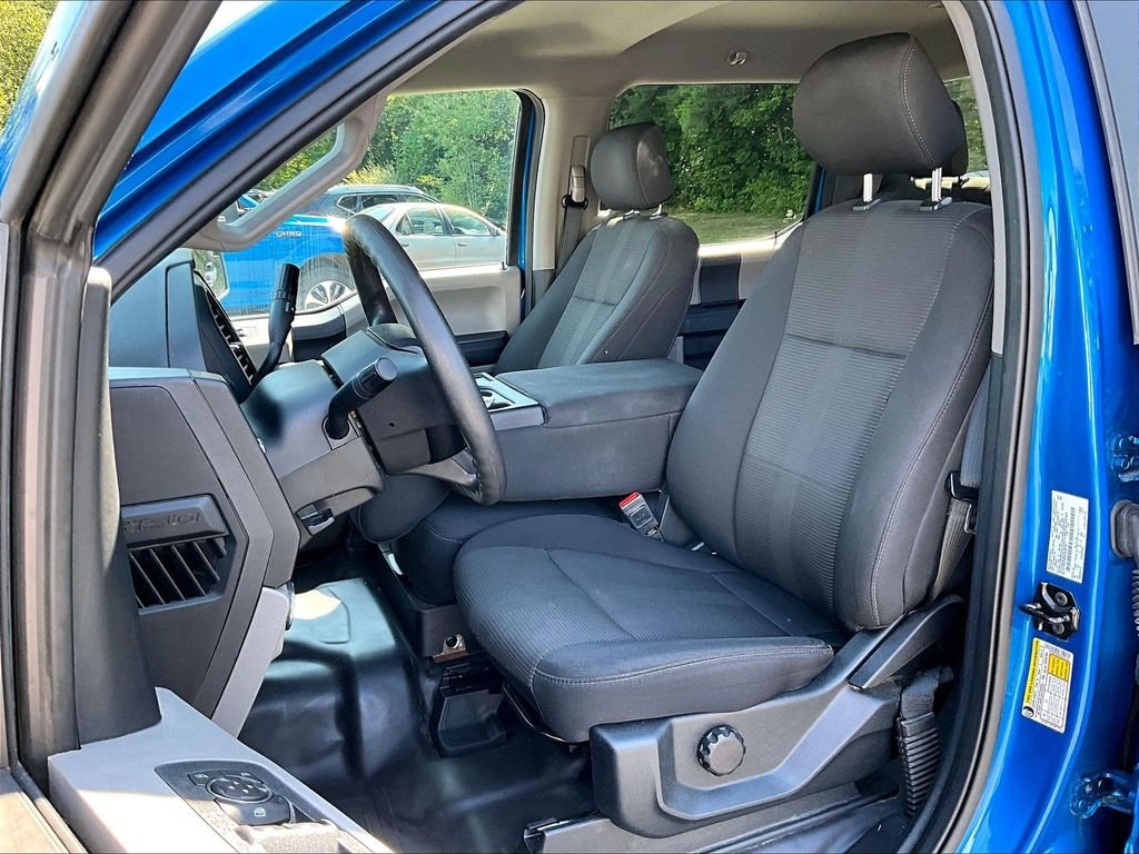 Used 2020 Blue Metallic Ford XL image 10