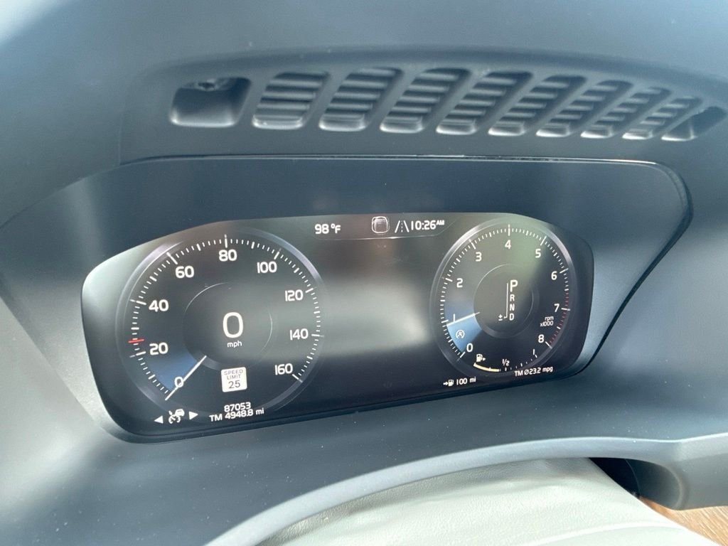 Used 2021 White Volvo T5 Momentum image 17