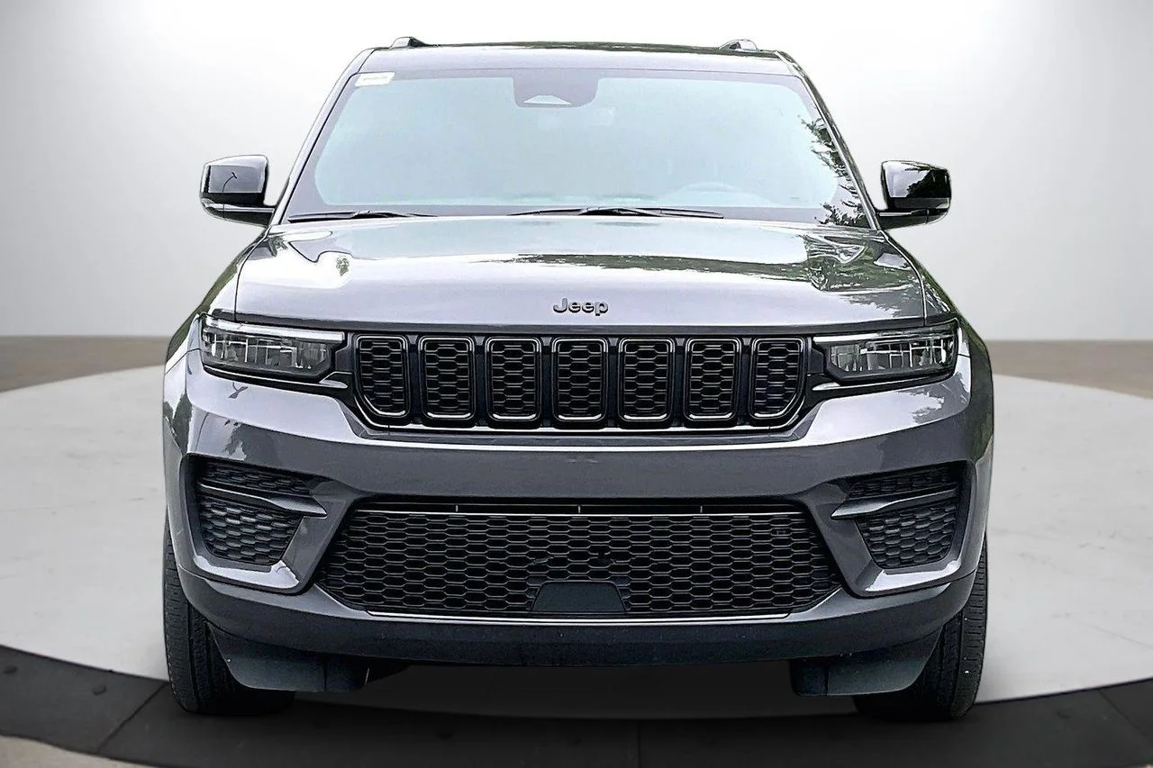 Certified Used 2023 Gray Jeep Altitude X image 3
