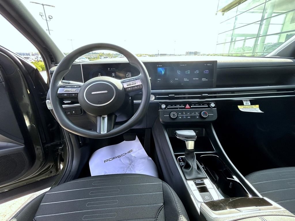 2025 Hyundai Santa Cruz SE - Photo 14