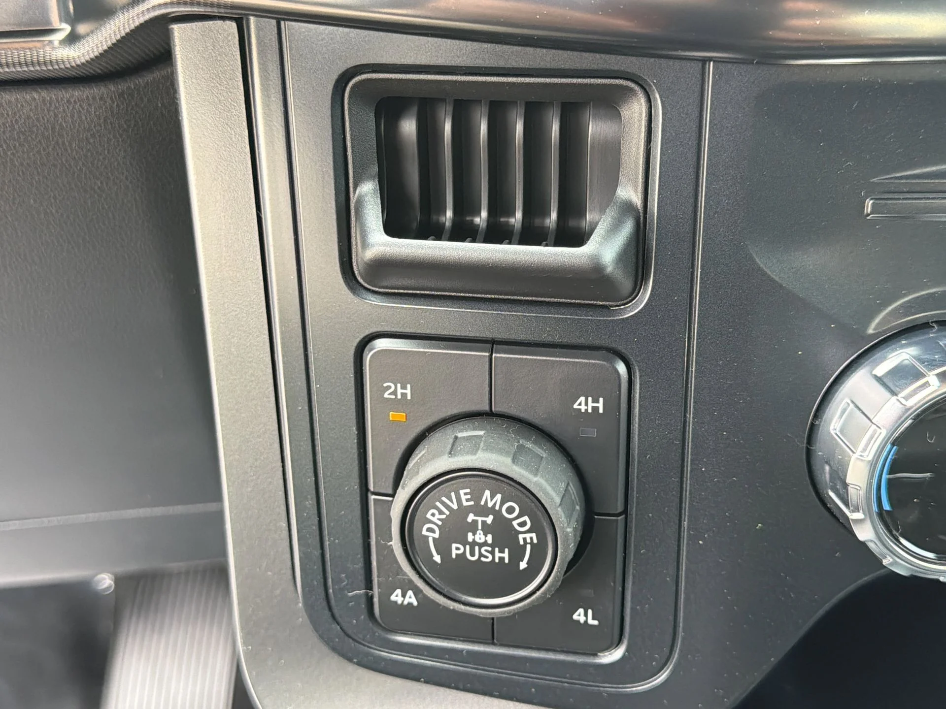 New 2026 Avalanche Ford Lariat® image 11