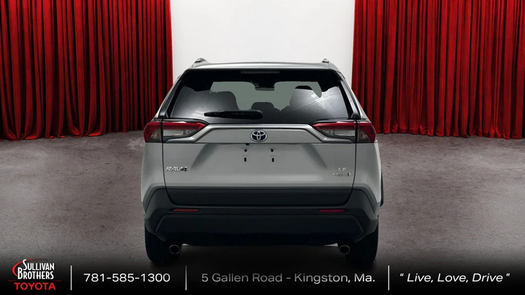Certified Used 2022 Silver Toyota LE image 6