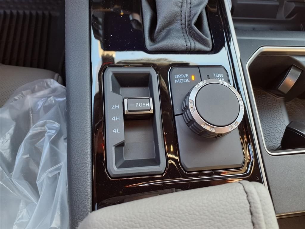 2026 Toyota Tundra Limited - Photo 10
