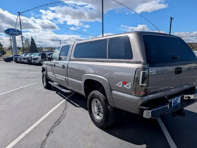 Used 2006 Gray Chevrolet LT image 5