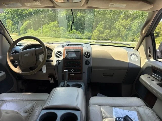 Used 2004 Beige Ford XLT image 12