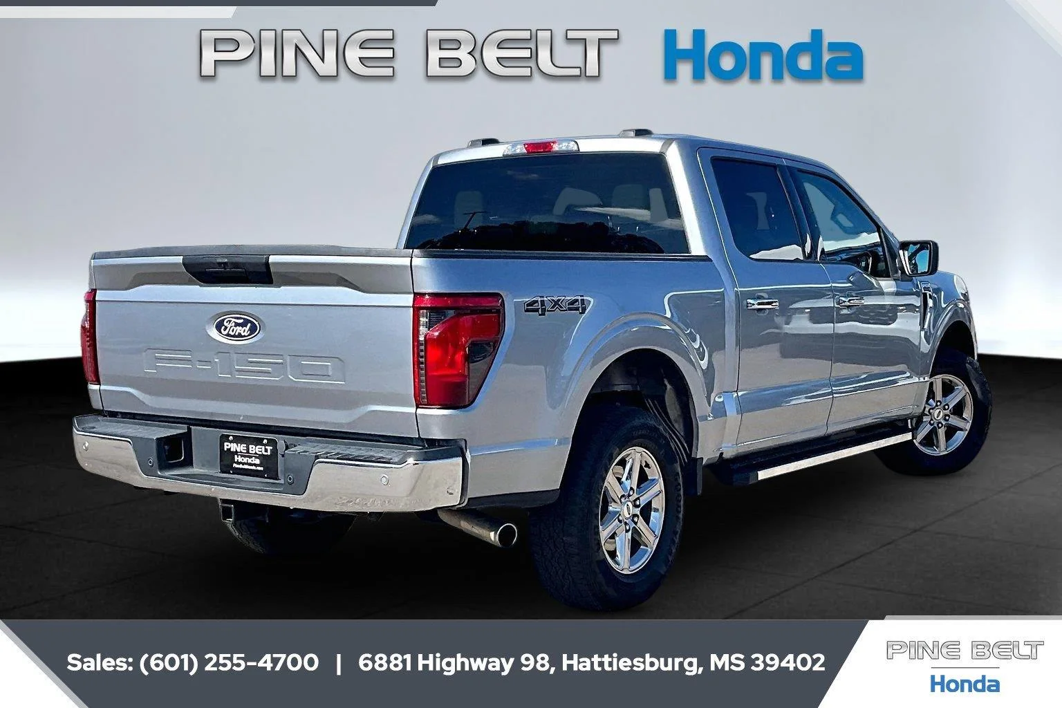 Used 2025 Iconic Silver Ford XLT image 11