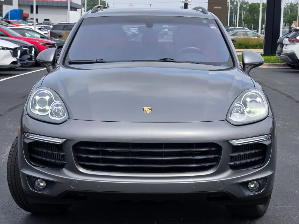 Used 2017  Porsche S image 3