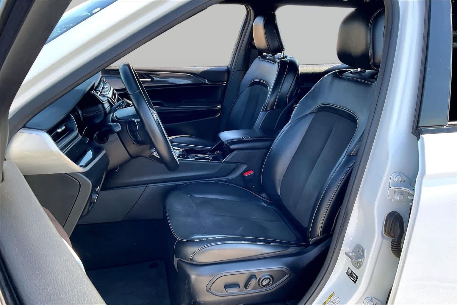 Used 2021 Bright White Clearcoat Jeep Altitude image 8