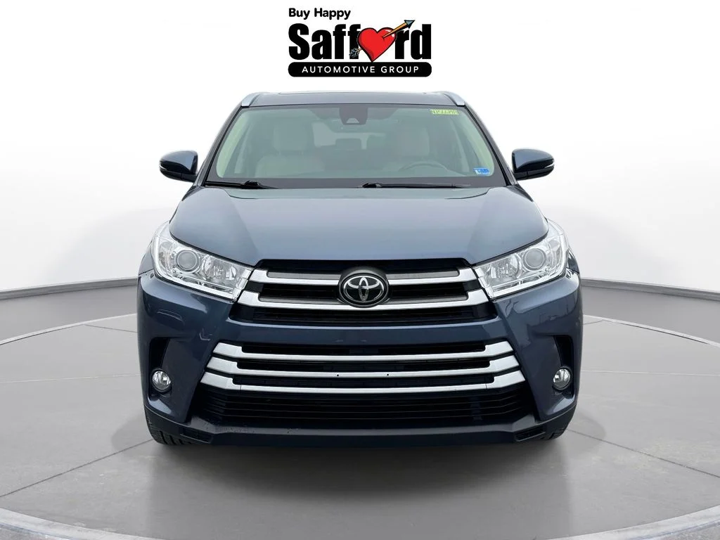 Used 2018 Blue Toyota XLE image 8