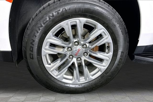 Used 2024 White GMC SLT image 32