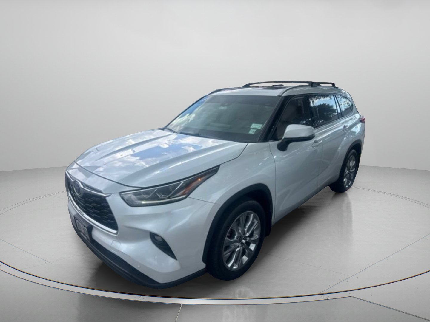 Used 2023 Pearl Toyota Limited image 3