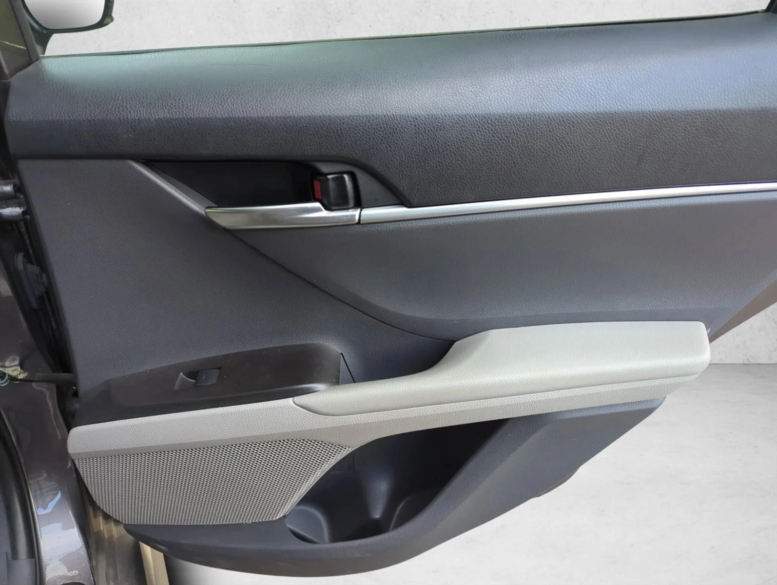 Used 2022 Predawn Gray Mica Toyota Hybrid SE image 24