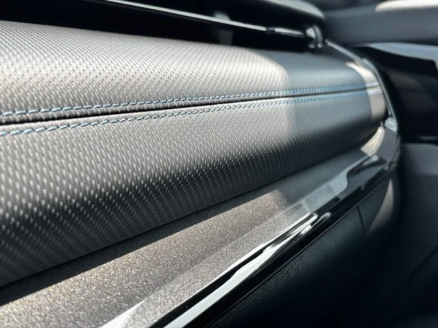 New 2026 Black Jeep Latitude image 21