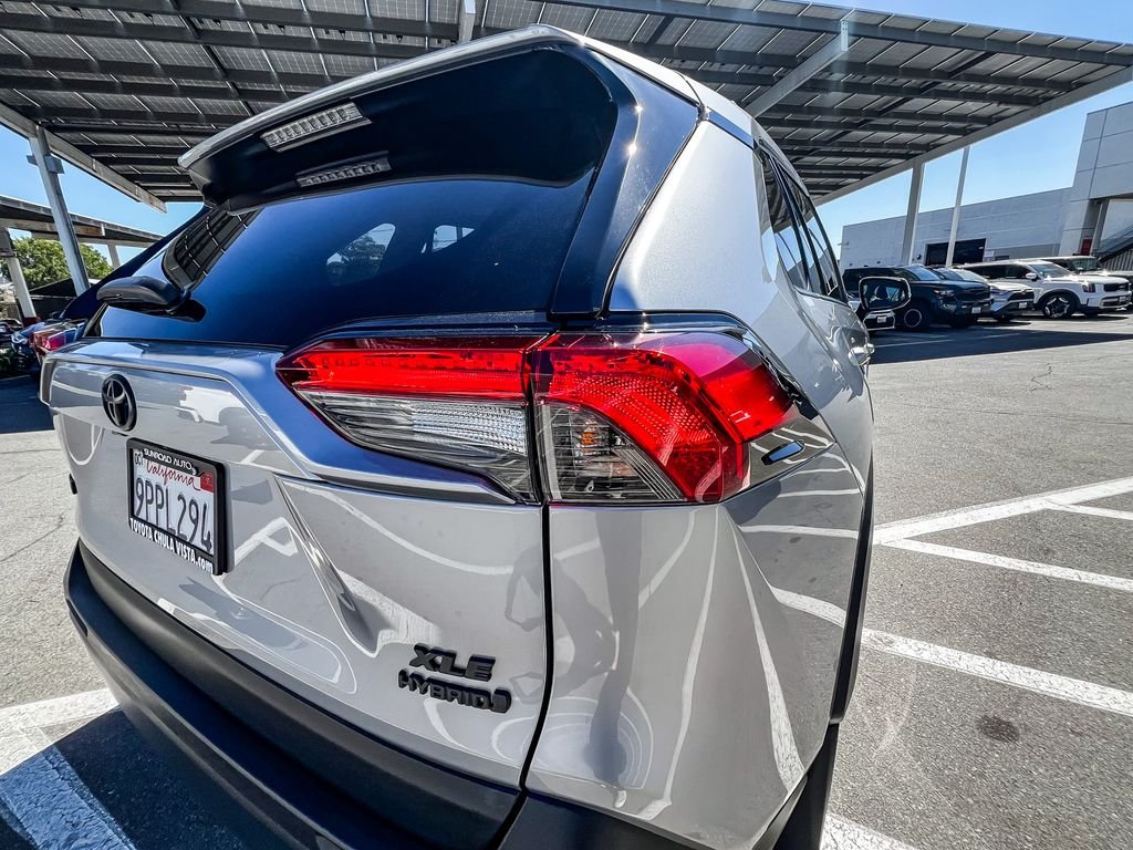 Used 2024 Silver Toyota XLE Premium image 8