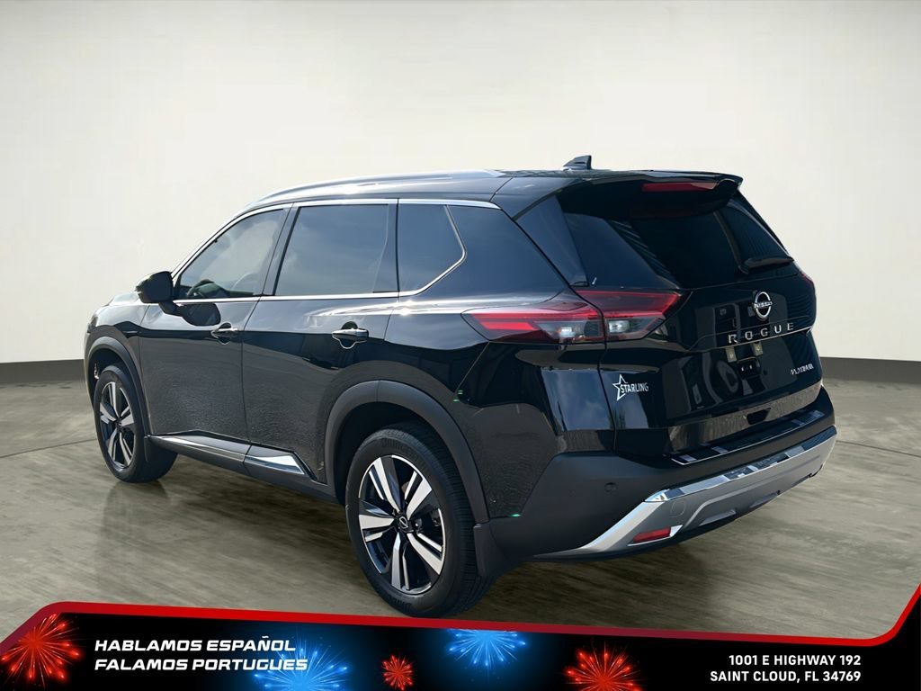 Used 2023 Black Nissan Platinum FWD image 4