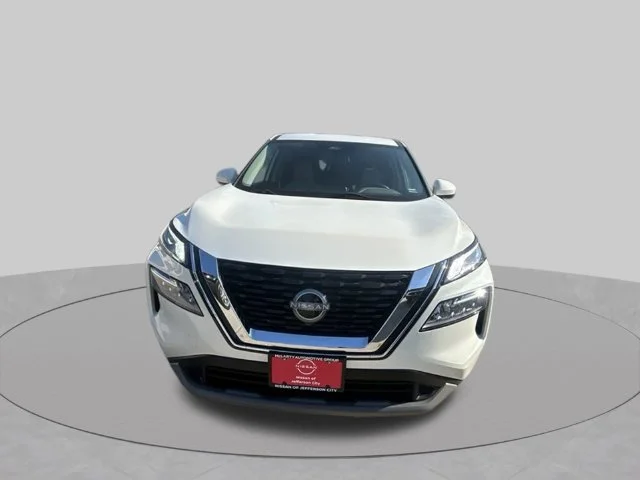 Used 2023 White Nissan SV image 11