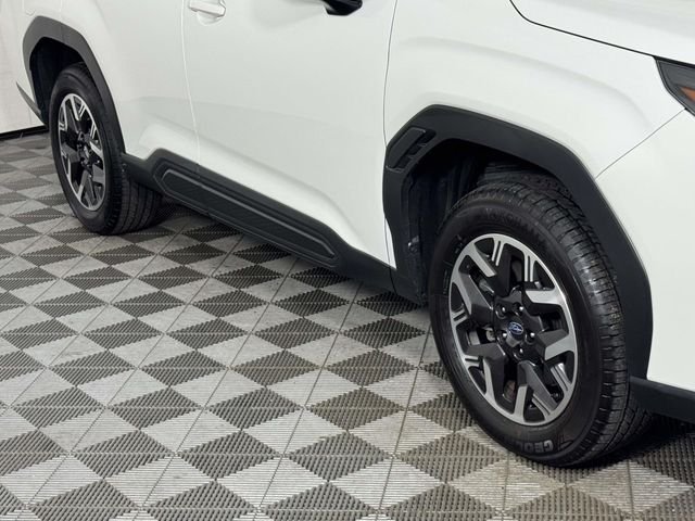 Used 2026 Crystal White Pearl Subaru Premium image 12