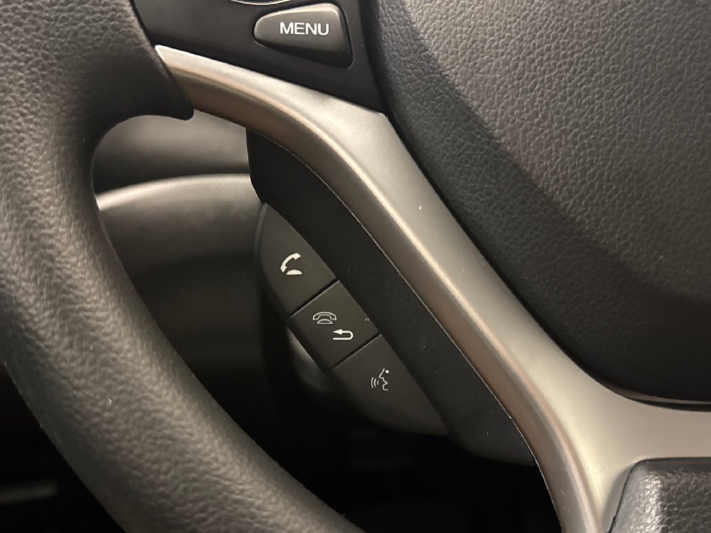 Used 2015 Alabaster Silver Metallic Honda SE image 25