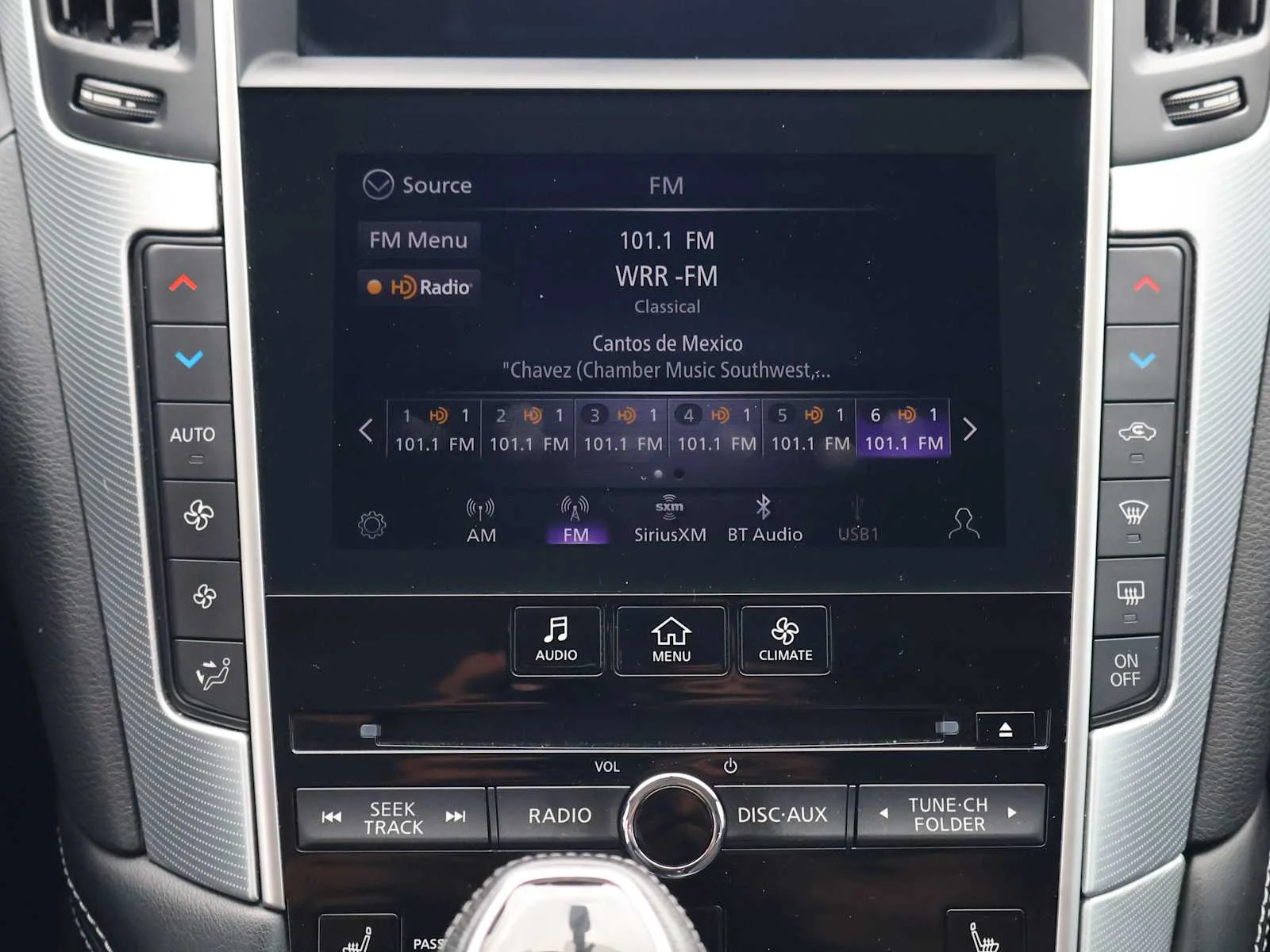Certified Used 2022 Pure White INFINITI LUXE image 17
