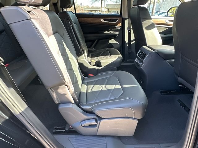 New 2026 Black Volkswagen 2.0T SE w/Technology image 15
