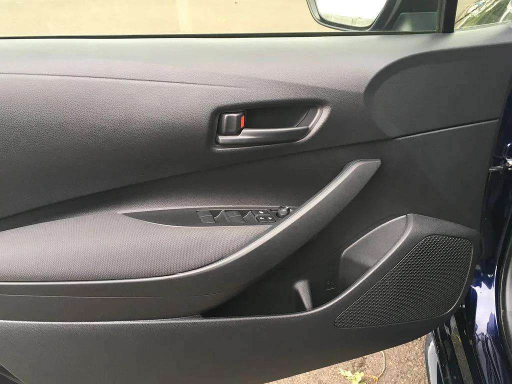 Used 2022 Blue Toyota LE image 18