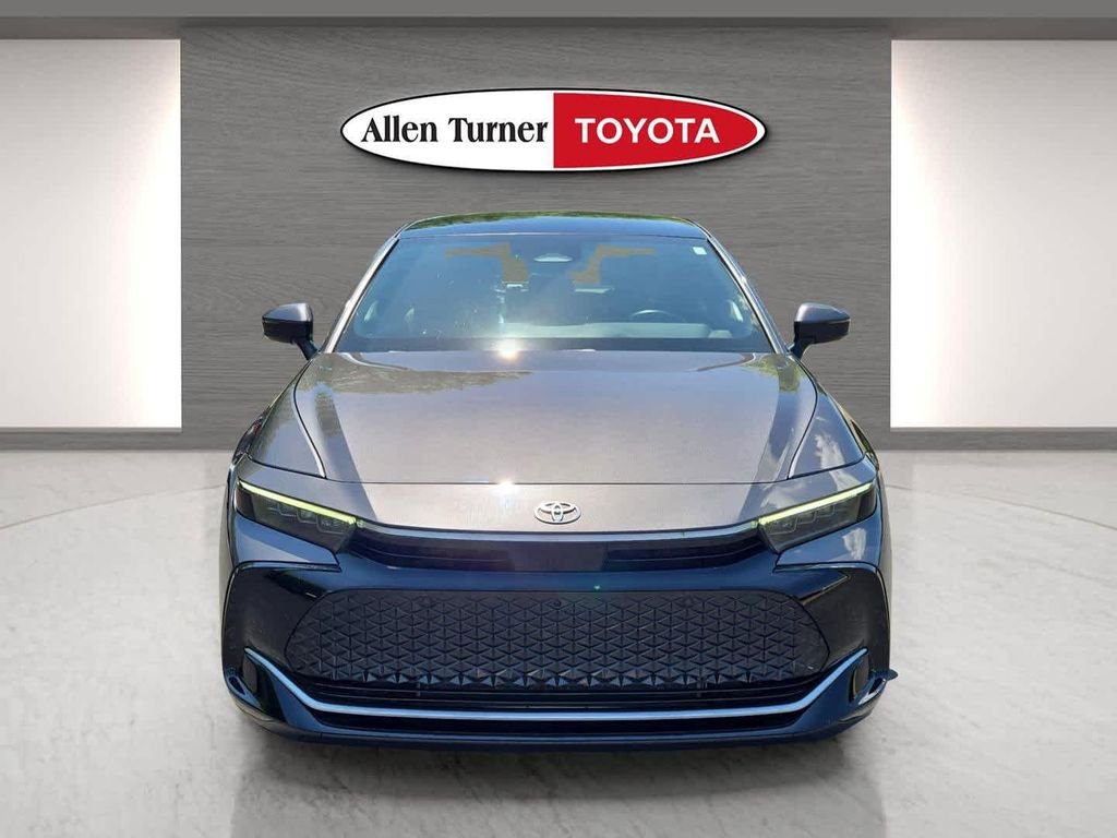 Certified Used 2024  Toyota Platinum image 4