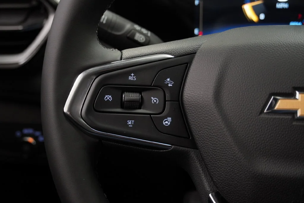 New 2026 Summit White Chevrolet LT image 27