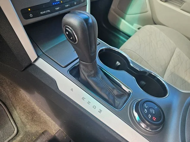 Used 2015 White Ford Base image 23