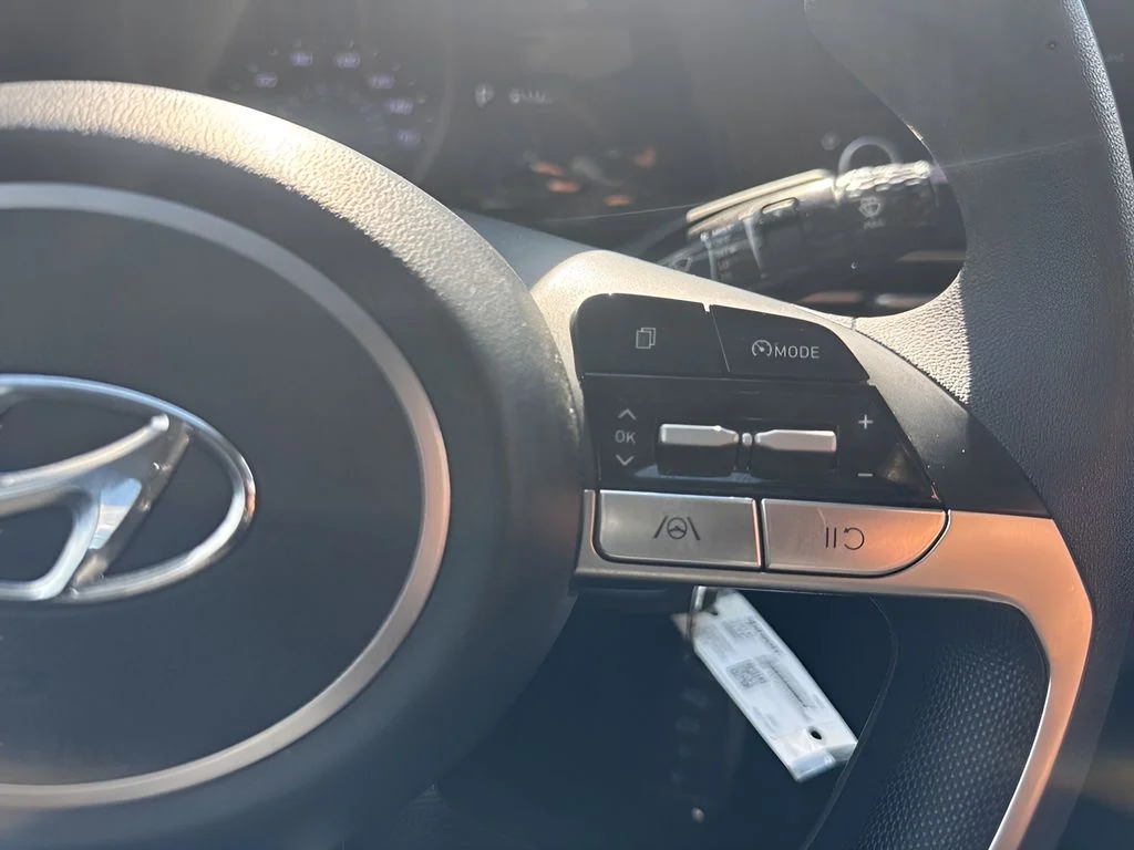 Used 2023 Blue Hyundai SE image 10