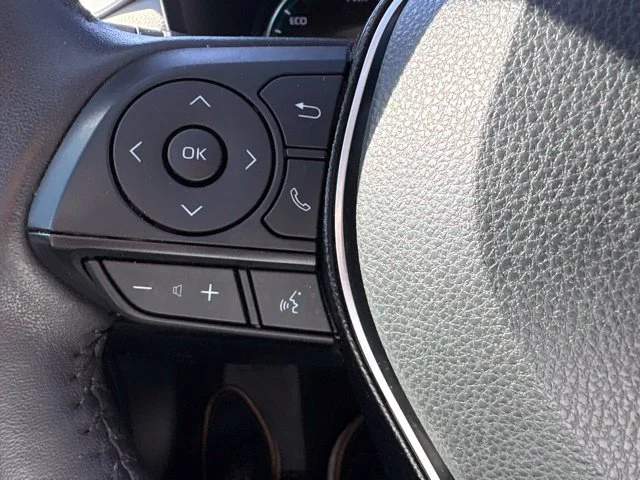 Used 2021 Red Toyota XLE Premium image 19