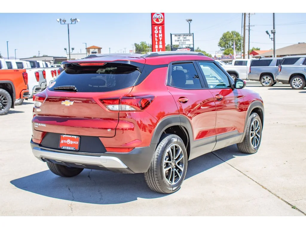 Used 2025 Crimson Metallic Chevrolet LT image 8