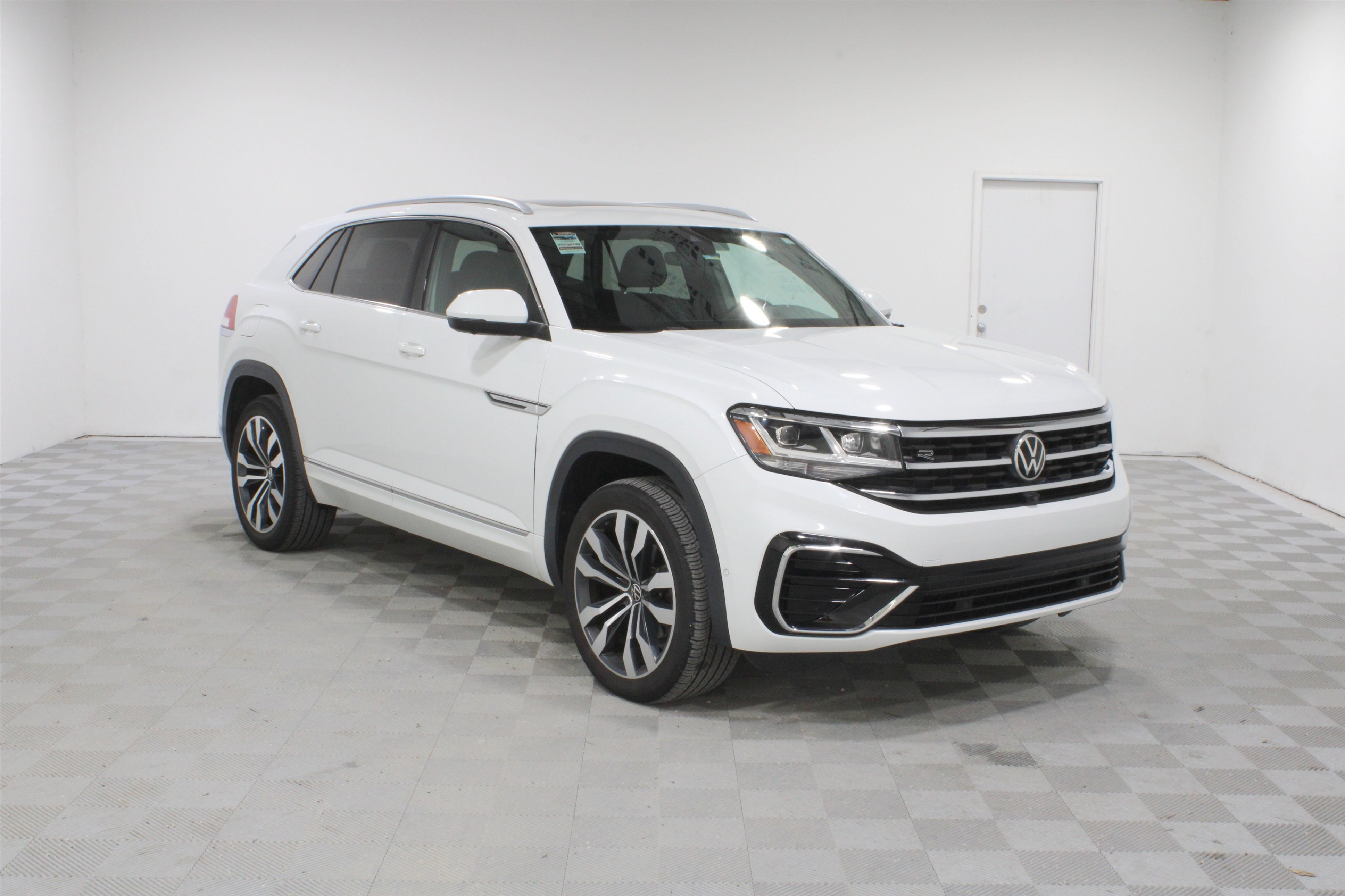 2020 Volkswagen Atlas Cross Sport 3.6L V6 SEL Premium R-Line 4MOTION's photo