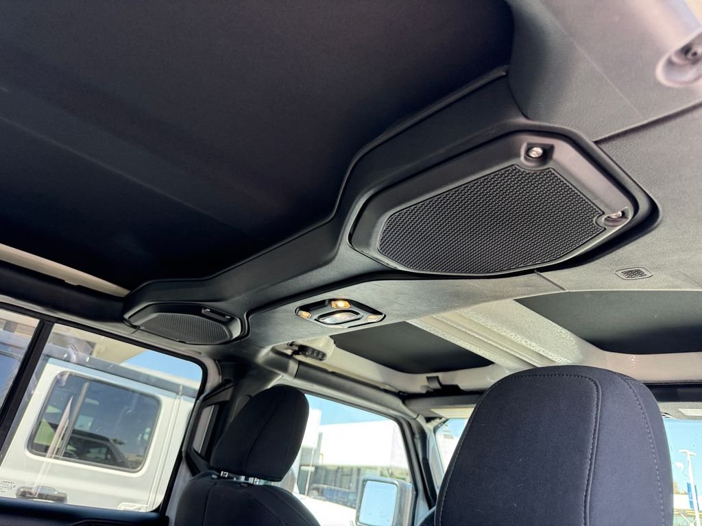 Used 2021 White Jeep Unlimited Sport S image 19