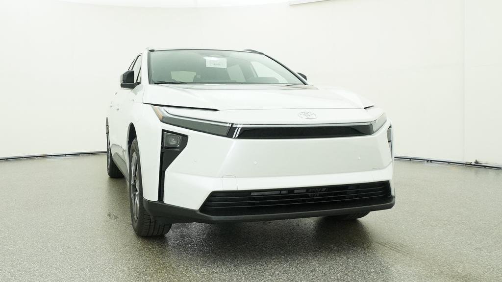 New 2026 Wind Chill Pearl Toyota XLE image 7