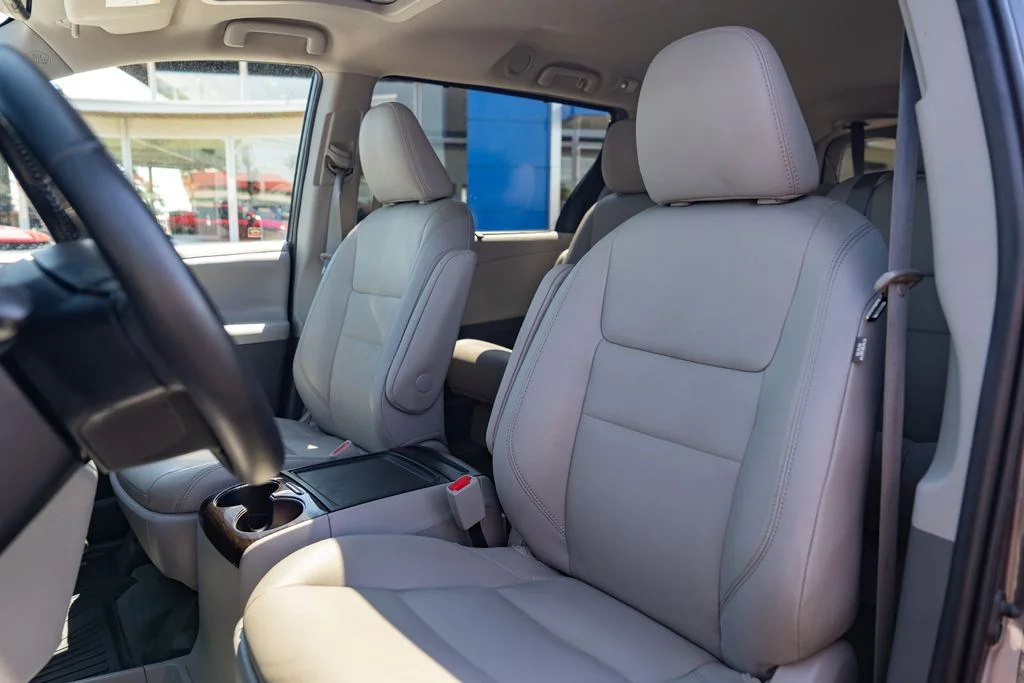 Used 2020 Predawn Gray Mica Toyota XLE image 25